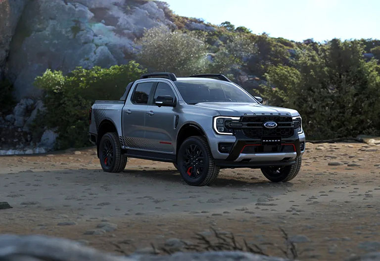 Ford Ranger Stormtrak màu bạc